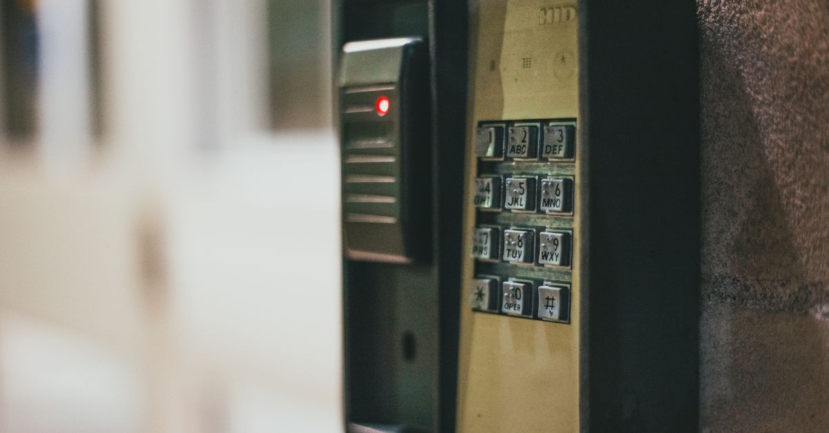Why Markham Businesses Are Upgrading to Electronic Entry Systems — Markham Locksmiths